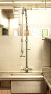 Spray valve and sink